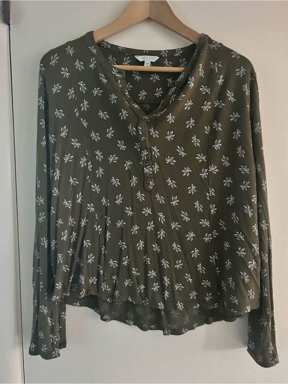 Lucky Brand Olive Green Button-Front Floral Long-Sleeve Top